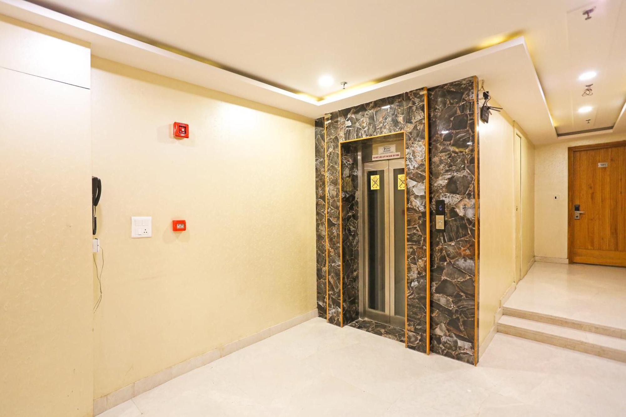Hotel Worth Newly Bulit - New Delhi Eksteriør billede